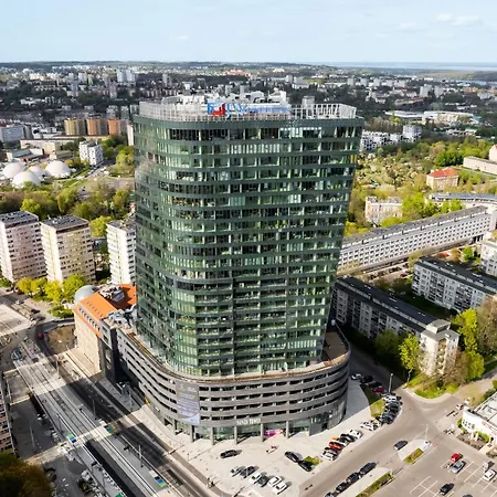 Ans Hanza Tower No 628 - Swimming Pool, Sauna, Jacuzzi, Viewing Terrace *