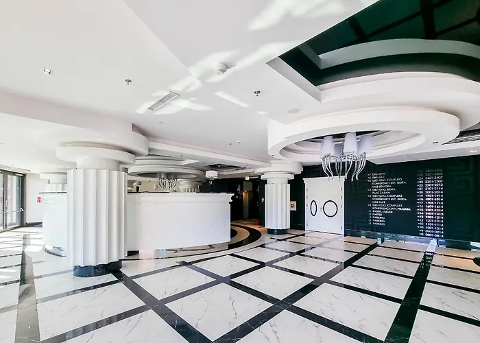 Apartment Ans Hanza Tower No 628 - Swimming Pool, Sauna, Jacuzzi, Viewing Terrace *